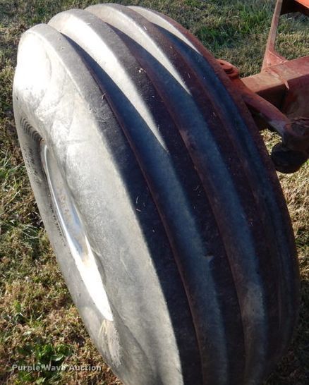 image for item DK1234 1975 Allis Chalmers 7040  tractor