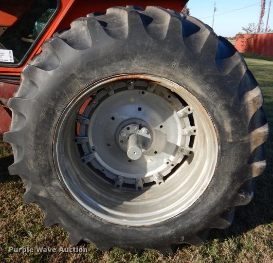 image for item DK1234 1975 Allis Chalmers 7040  tractor