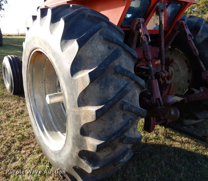 image for item DK1234 1975 Allis Chalmers 7040  tractor