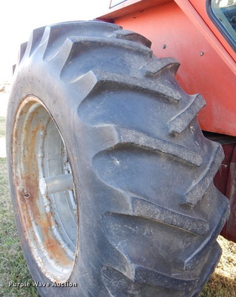 image for item DK1234 1975 Allis Chalmers 7040  tractor