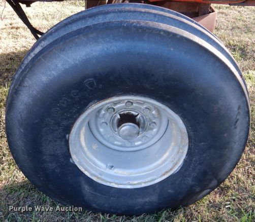 image for item DK1234 1975 Allis Chalmers 7040  tractor