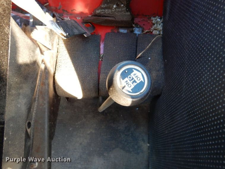 image for item DK1235 1978 Massey Ferguson 1085  tractor