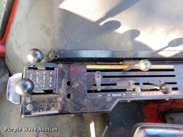 image for item DK1235 1978 Massey Ferguson 1085  tractor