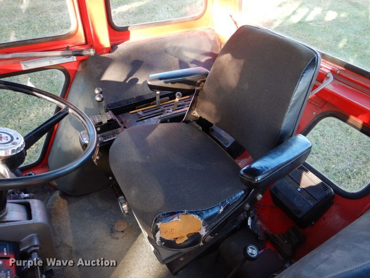 image for item DK1235 1978 Massey Ferguson 1085  tractor