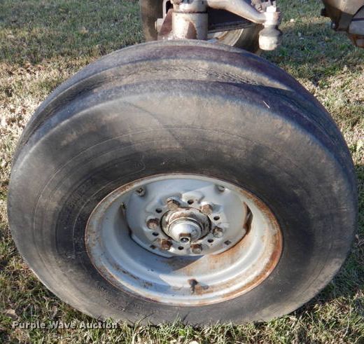 image for item DK1235 1978 Massey Ferguson 1085  tractor