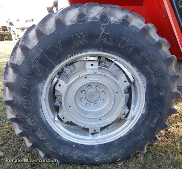 image for item DK1235 1978 Massey Ferguson 1085  tractor