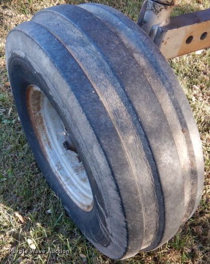 image for item DK1235 1978 Massey Ferguson 1085  tractor