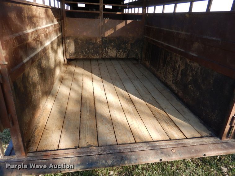 image for item DK1236 1991 Titan  livestock trailer