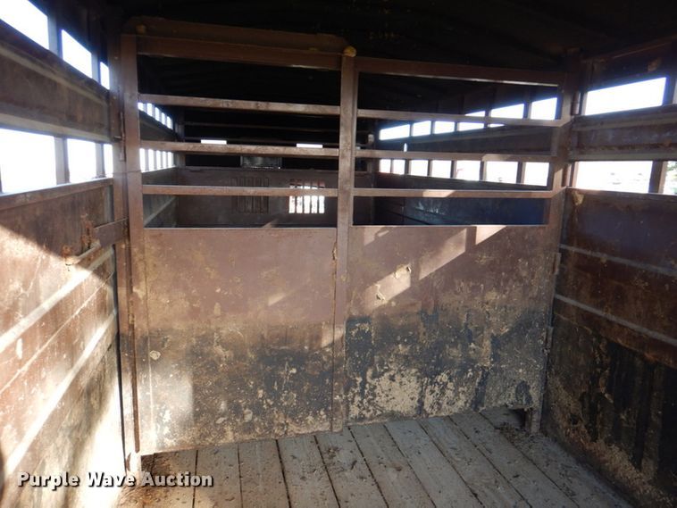 image for item DK1236 1991 Titan  livestock trailer