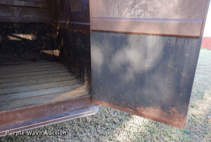 image for item DK1236 1991 Titan  livestock trailer