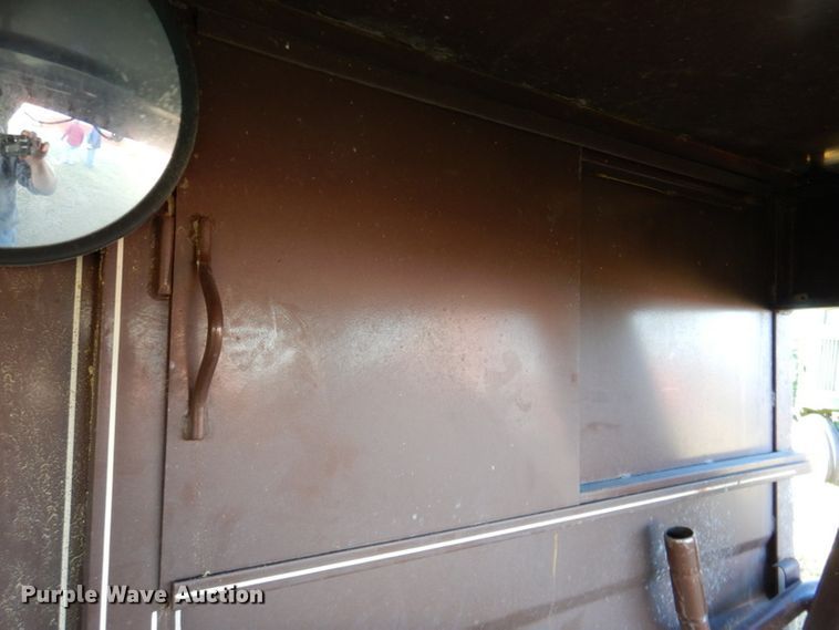 image for item DK1236 1991 Titan  livestock trailer