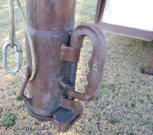 image for item DK1236 1991 Titan  livestock trailer