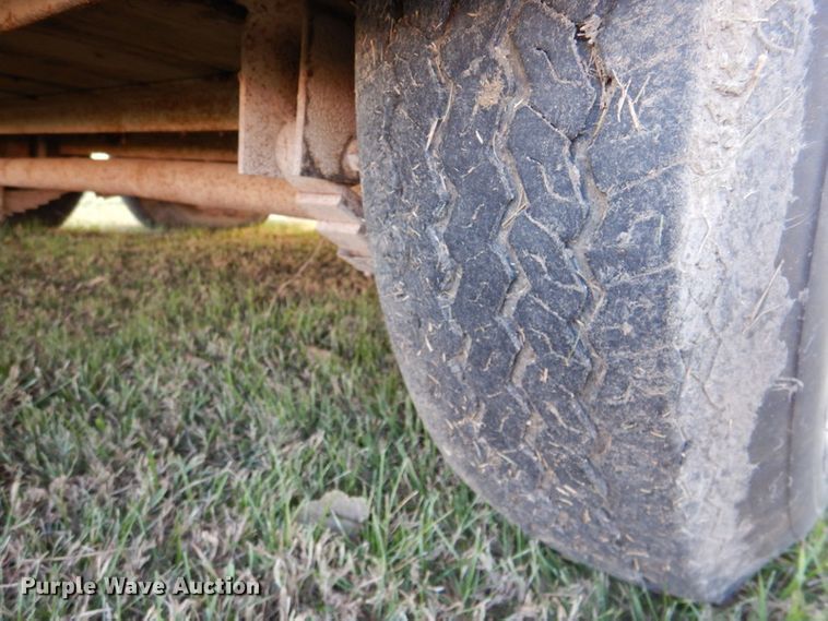 image for item DK1236 1991 Titan  livestock trailer