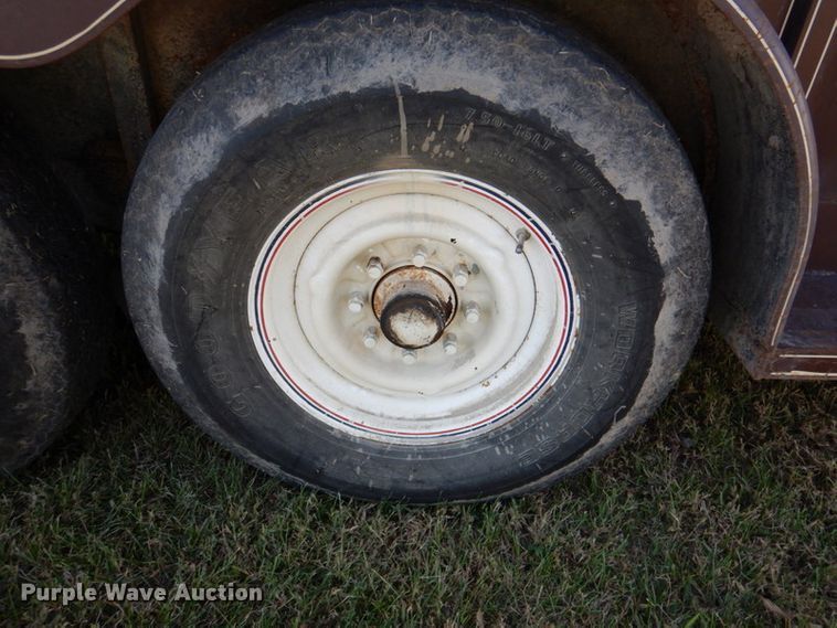 image for item DK1236 1991 Titan  livestock trailer