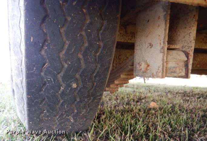 image for item DK1236 1991 Titan  livestock trailer