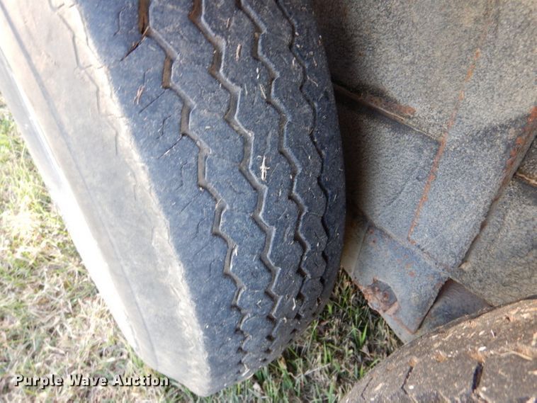 image for item DK1236 1991 Titan  livestock trailer