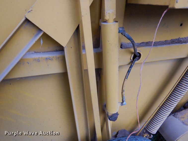 image for item DK1244 1980 Vermeer 605F  round baler