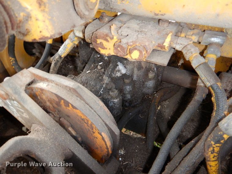 image for item DK1244 1980 Vermeer 605F  round baler