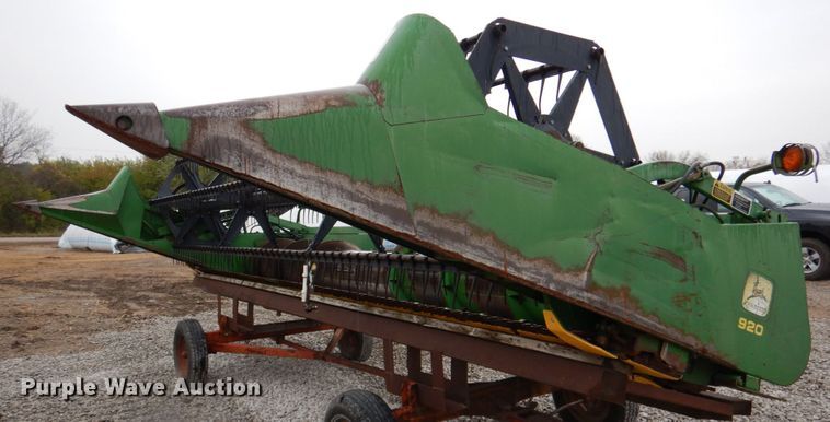 image for item DK1257 1993 John Deere 920  flex head