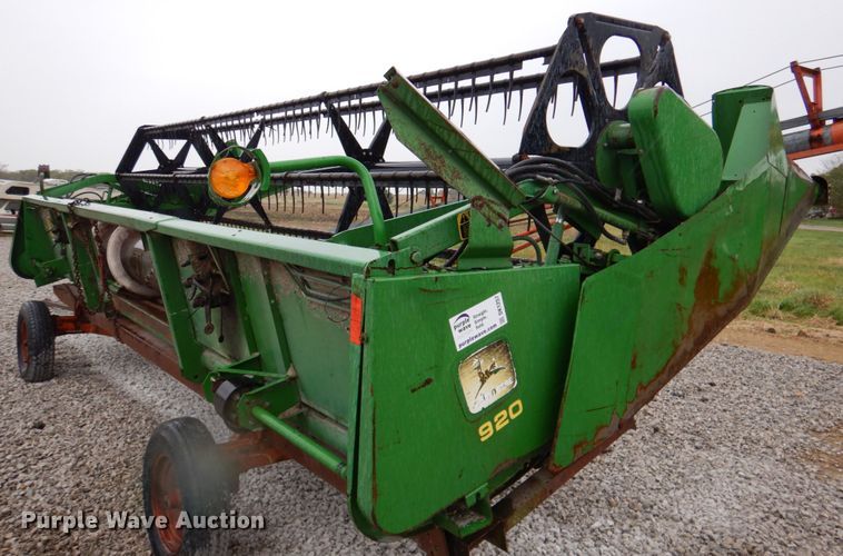 image for item DK1257 1993 John Deere 920  flex head