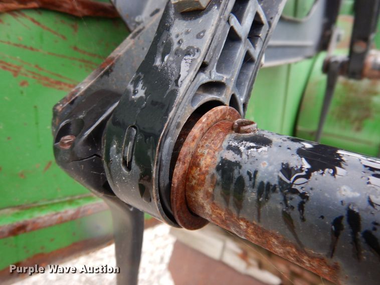 image for item DK1257 1993 John Deere 920  flex head