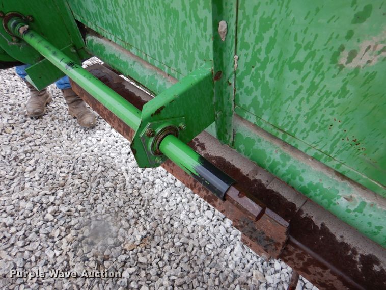 image for item DK1257 1993 John Deere 920  flex head