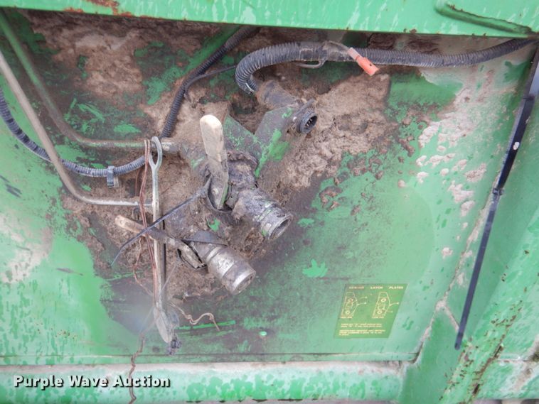 image for item DK1257 1993 John Deere 920  flex head