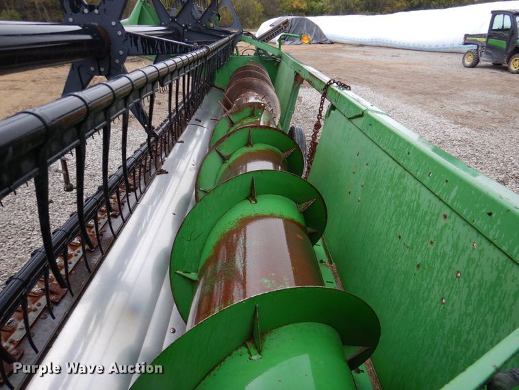 image for item DK1257 1993 John Deere 920  flex head