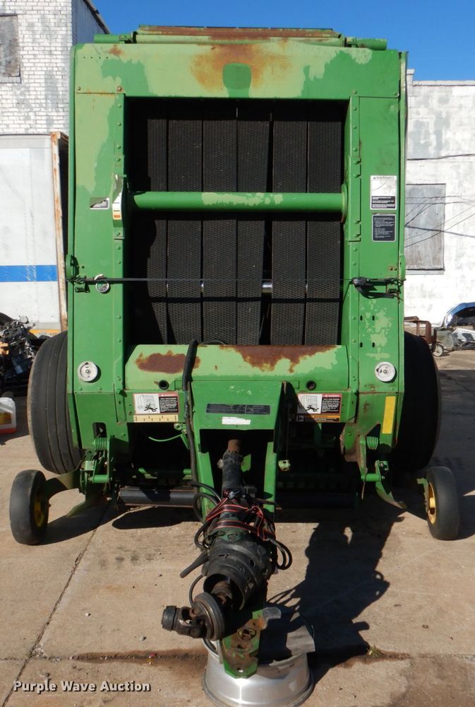 image for item DL0614 2007 John Deere 468  round baler