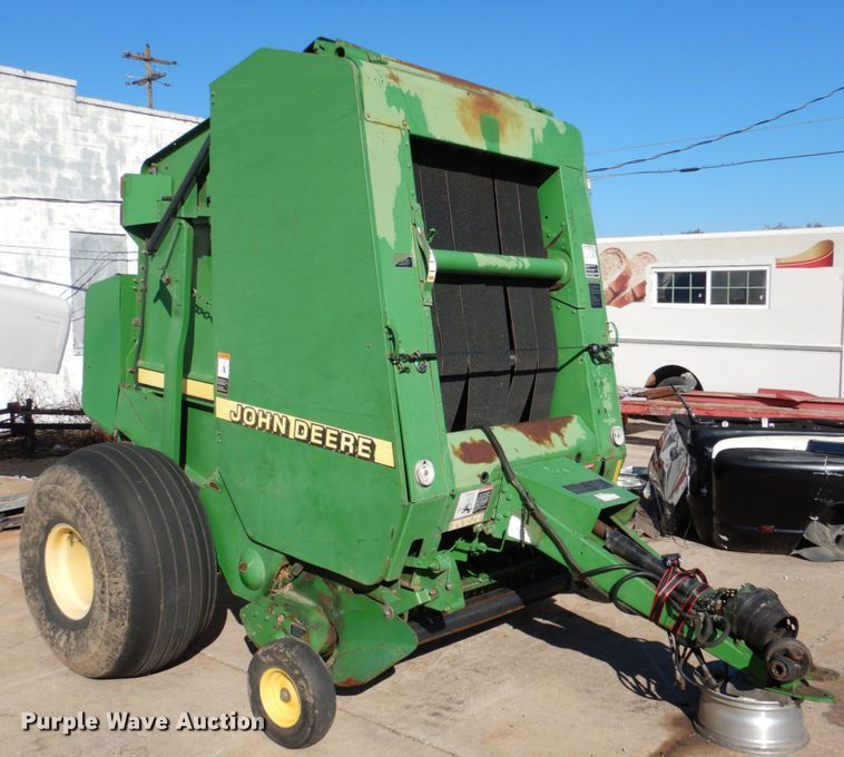image for item DL0614 2007 John Deere 468  round baler