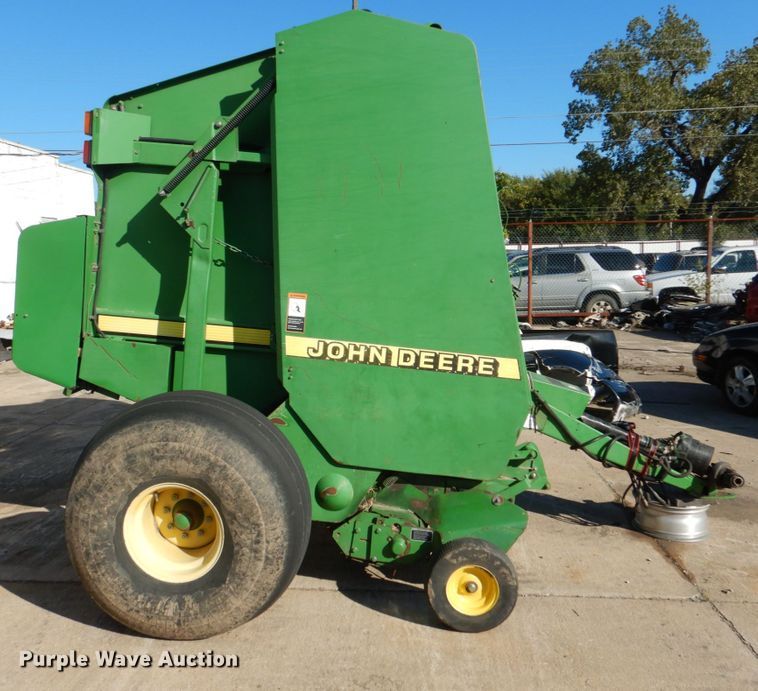 image for item DL0614 2007 John Deere 468  round baler