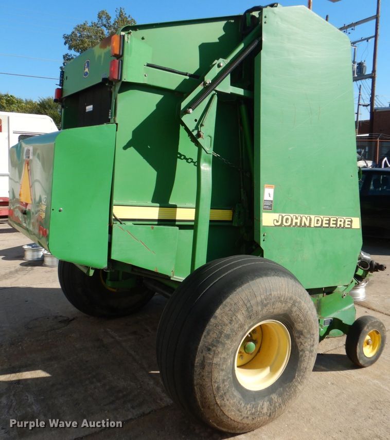 image for item DL0614 2007 John Deere 468  round baler