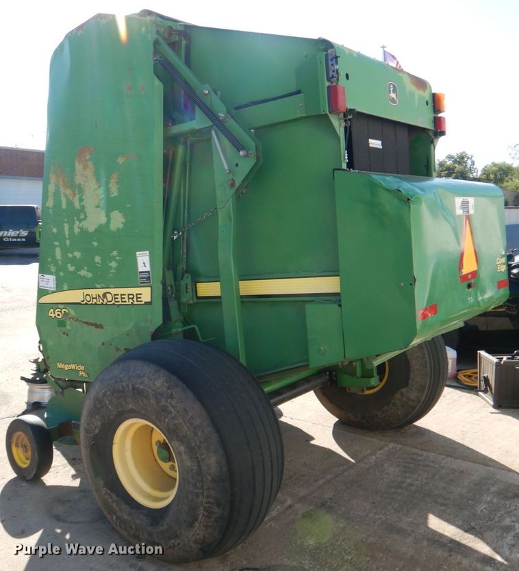 image for item DL0614 2007 John Deere 468  round baler