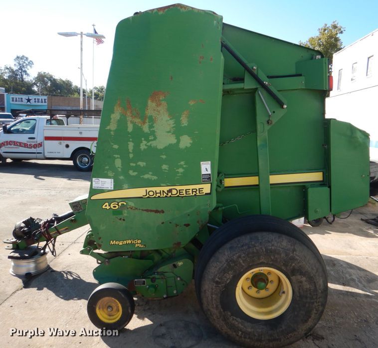 image for item DL0614 2007 John Deere 468  round baler