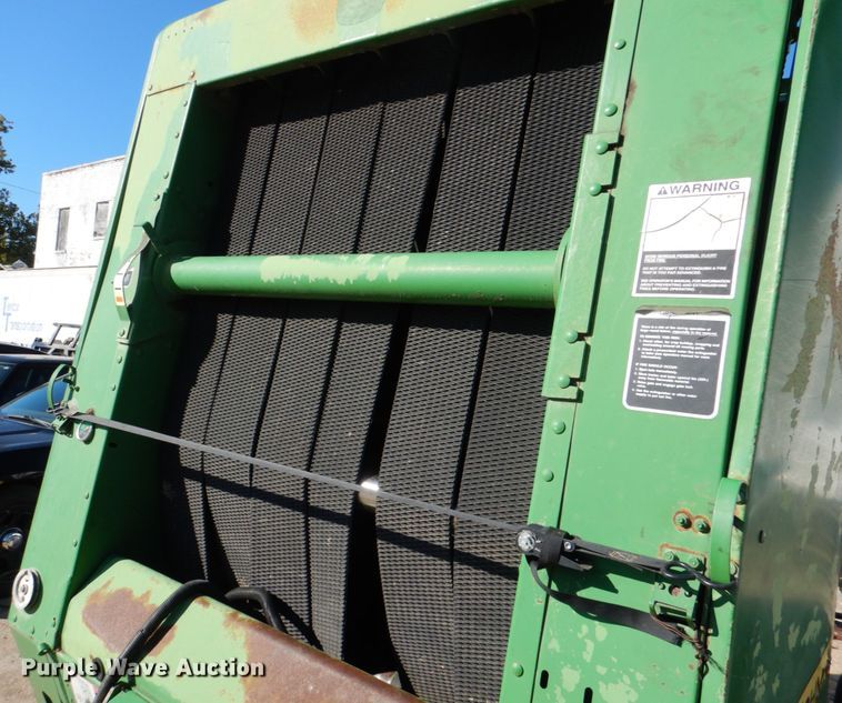 image for item DL0614 2007 John Deere 468  round baler