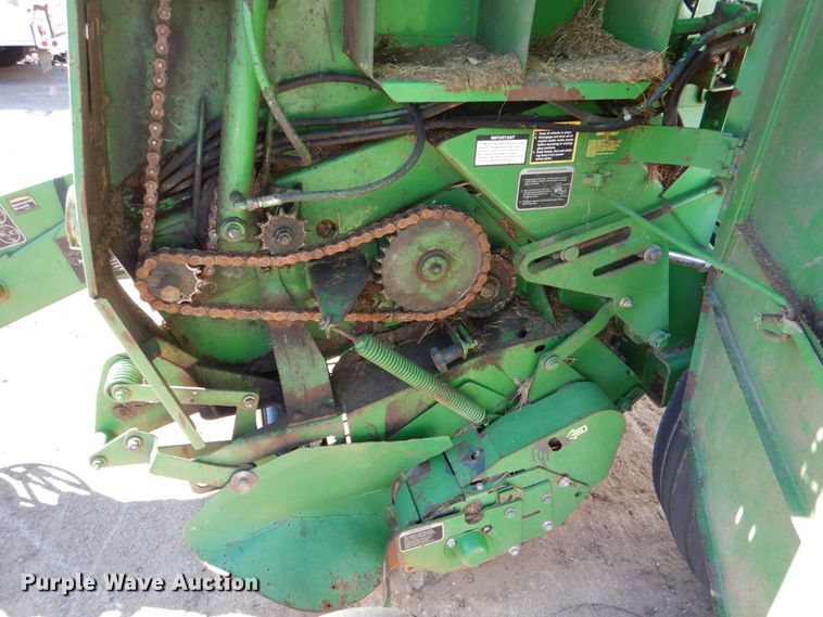 image for item DL0614 2007 John Deere 468  round baler