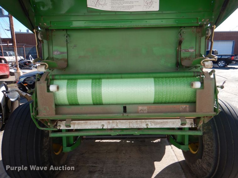 image for item DL0614 2007 John Deere 468  round baler