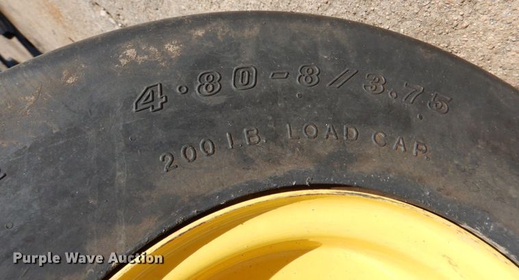 image for item DL0614 2007 John Deere 468  round baler