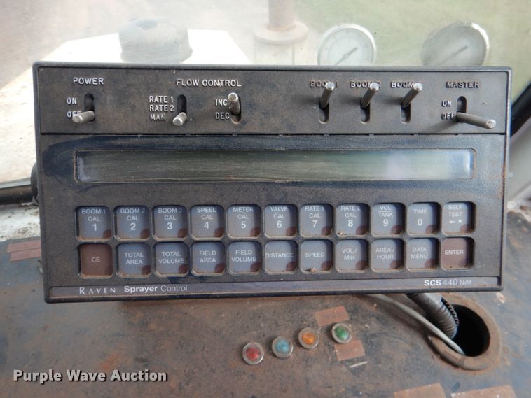 image for item DL0620 Willmar 745  sprayer