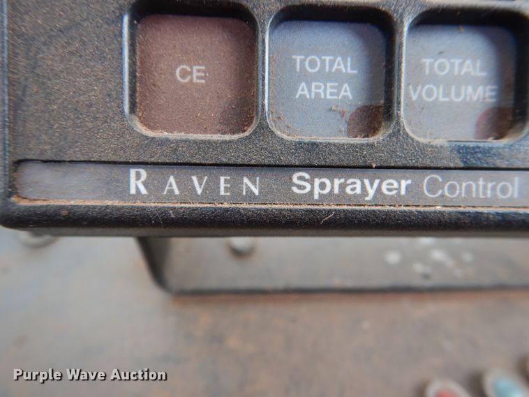 image for item DL0620 Willmar 745  sprayer