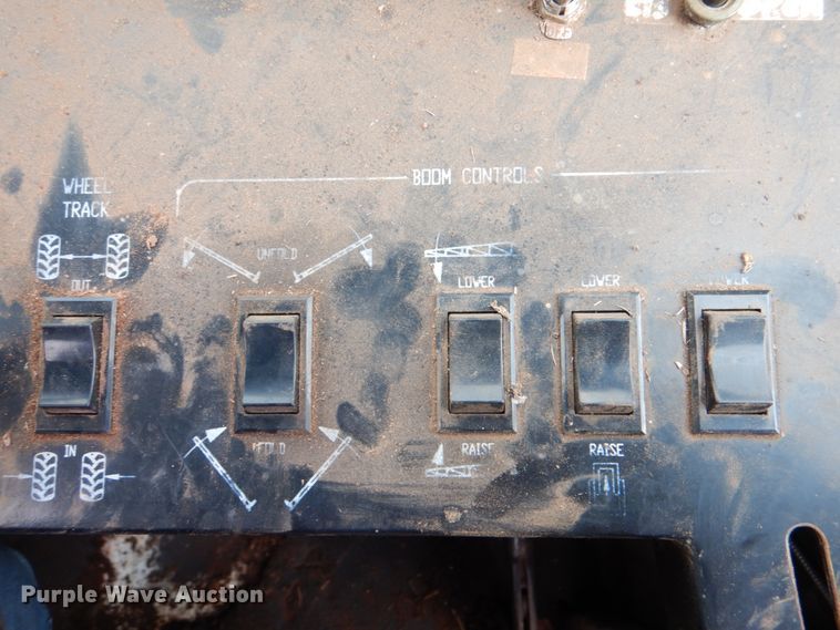 image for item DL0620 Willmar 745  sprayer