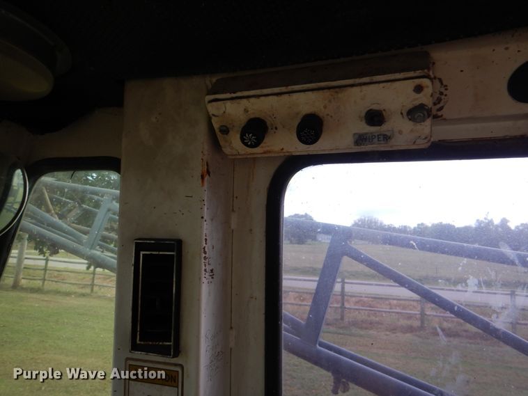 image for item DL0620 Willmar 745  sprayer