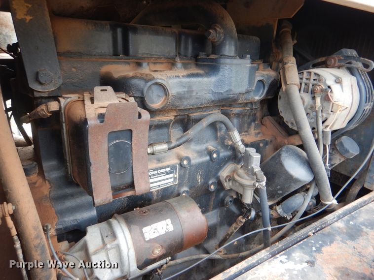 image for item DL0620 Willmar 745  sprayer