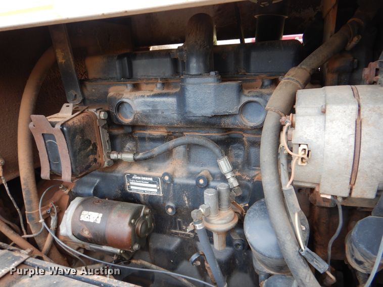 image for item DL0620 Willmar 745  sprayer