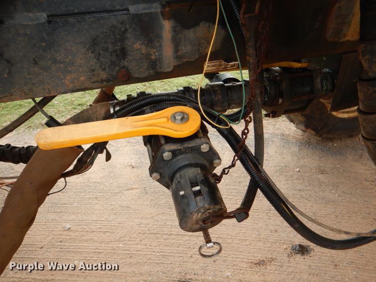 image for item DL0620 Willmar 745  sprayer