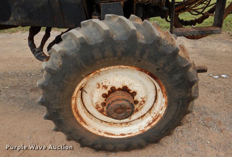 image for item DL0620 Willmar 745  sprayer