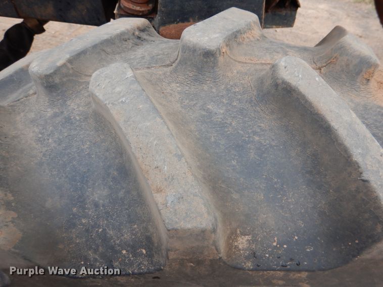 image for item DL0620 Willmar 745  sprayer