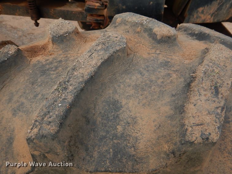 image for item DL0620 Willmar 745  sprayer