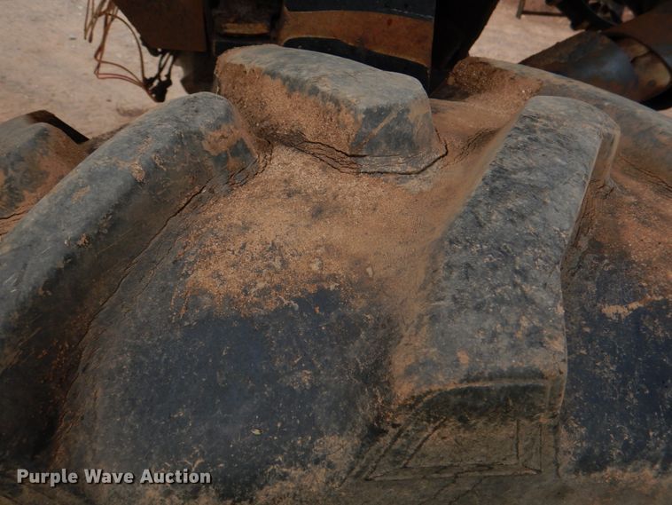 image for item DL0620 Willmar 745  sprayer