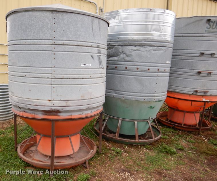 image for item DL5747 (4) Sur-Flo hog feeders
